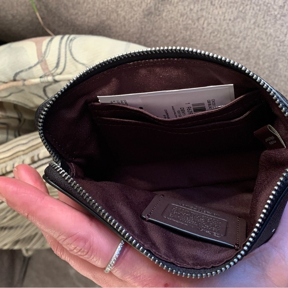 Authentic COACH Signature Coated leather Disney Xmas print zip top wristlet - Picture 6 of 16